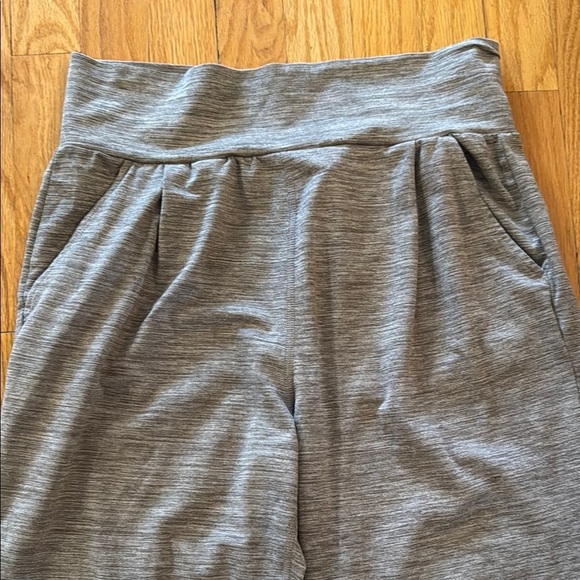 Vuori sz M Heather Gray LUX HAREM High Rise Stretch Fitness Pants grey joggers - Picture 4 of 10
